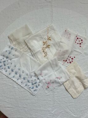 Handkerchiefs Lot of 6 Mixed White or Cream Lightweight Embroidery Lace Flowers